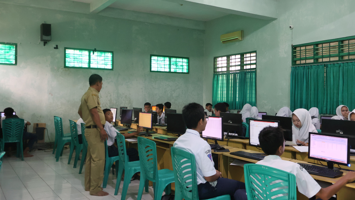 LABORATORIUM KOMPUTER